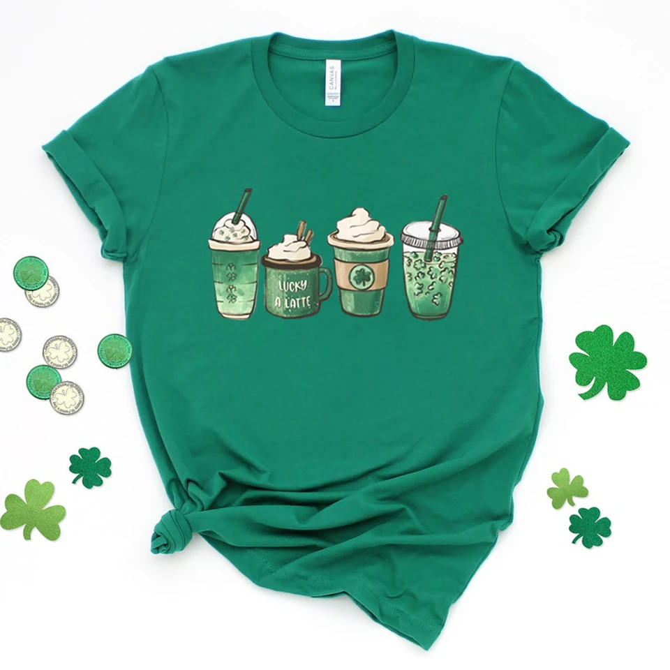 Kávytka St Patricks Day tričko roztomilá sv. Patty deň tričko Lucky latte zelená tričko Irish Shamrock Clover Clover Unisex Tees