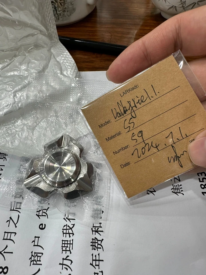 Lark EDC Valkyrie1.1 Gyroskop oceľový materiál