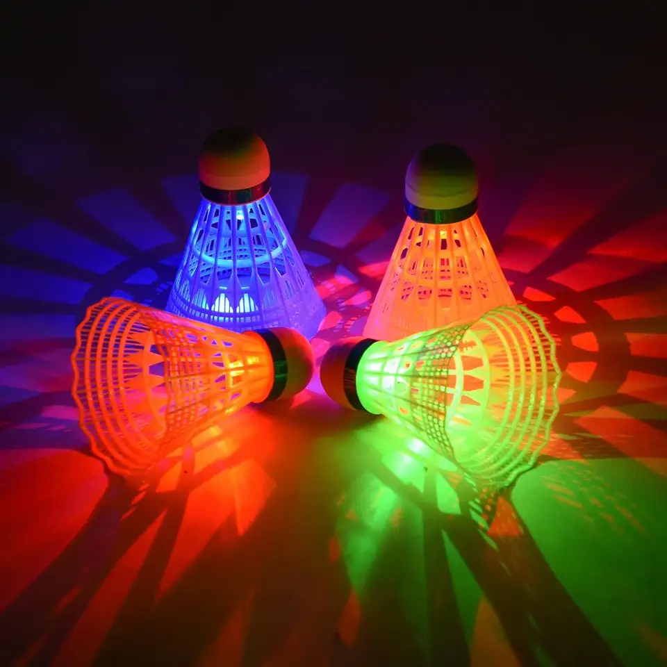 LED shuttlecocks farebné LED Badminton ShuttleCocks Set 6 penových plastových guličiek pre vnútorné/vonkajšie športy pre deti