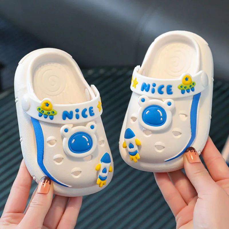 Letné detské topánky Boys Dievčatá klinky dieťa roztomilé zvieracie sandále Domov mäkké dno Anti-Slip Kúpeľňa sandále sandále plážové papuče