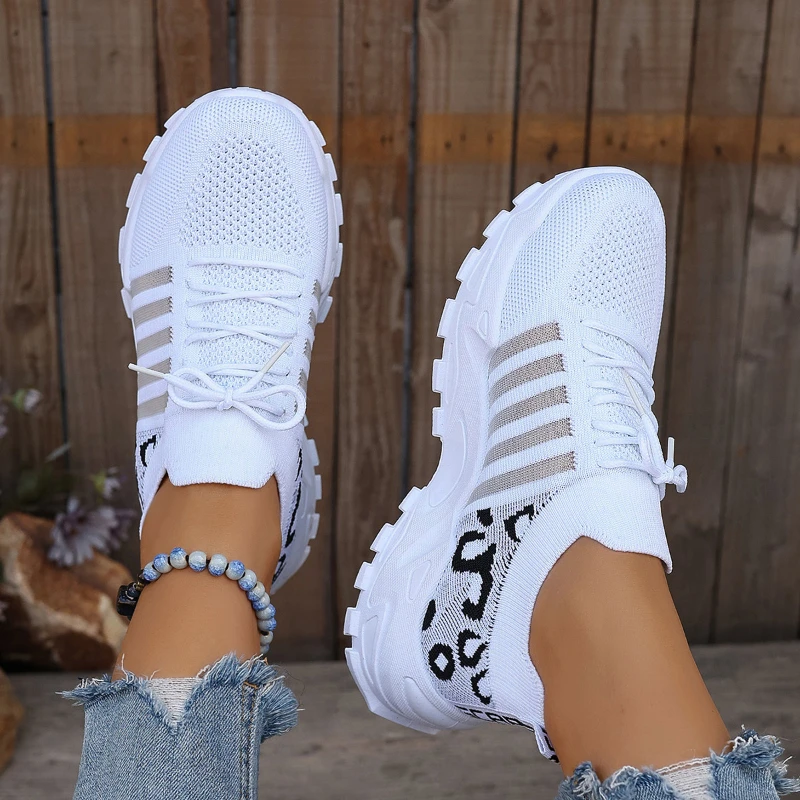 Letné dámske príležitostné topánky Vysoko kvalitné priedušné športové topánky Hrubé solované členkové topánky Zapatillas de Mujer 2025 Nové biele topánky