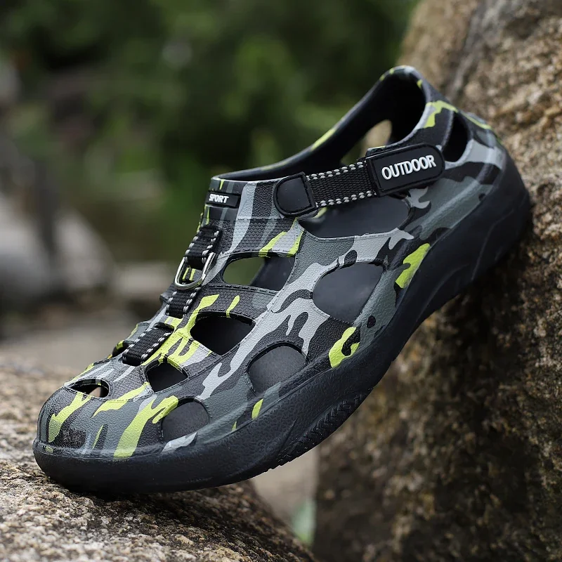 Letné mäkké muži plážové topánky Pohodlné platforma Eva Sandals Utralight Outdoor Non-skĺznutie hrubých podrážok Men sandále Zapatos hombre