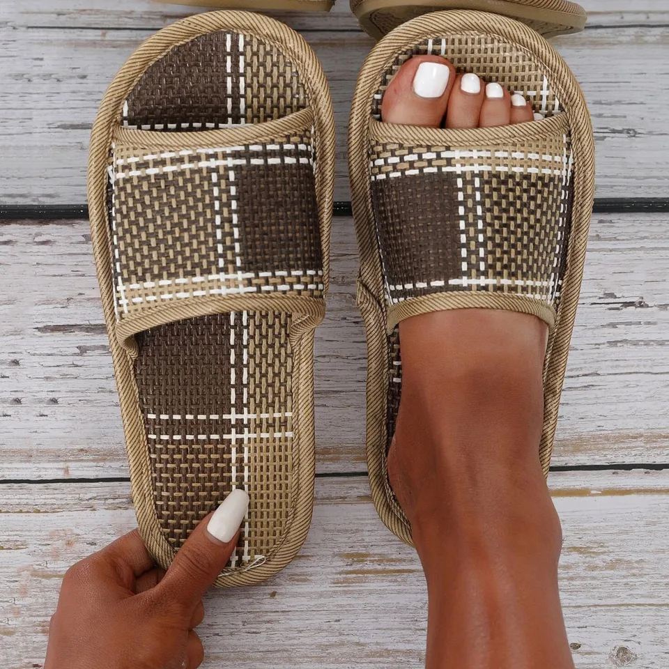 Letné papuče unisex slamy ratan klzká domáca protišmyková kúpeľná kúpeľné klietky pre ženy mužské spálne topánky Zapatillas