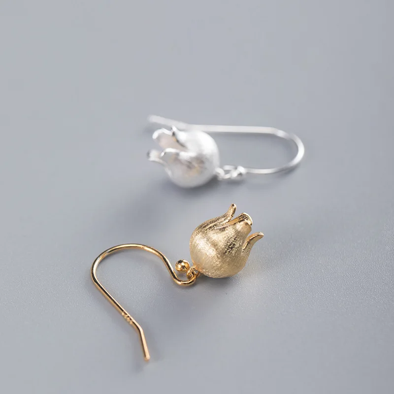 Lotus Fun Real 925 Sterling Silver Fashion Delicate Lily z údolia kvetinové náušnice pre ženy.