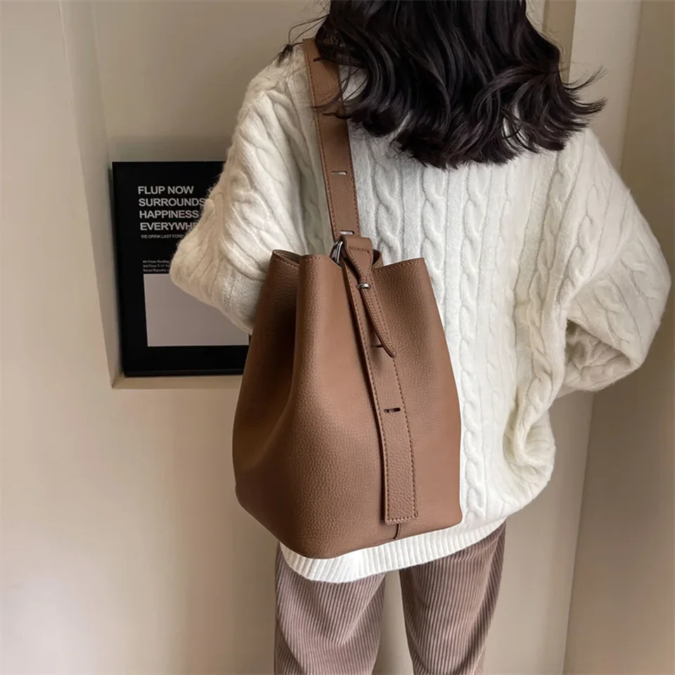 Luxusná značka kabelka pre ženy dizajnérske ramenné vedro tote taška elegantná kožená spojka taška s veľkou kapacitou nakupujúci Messenger Bag