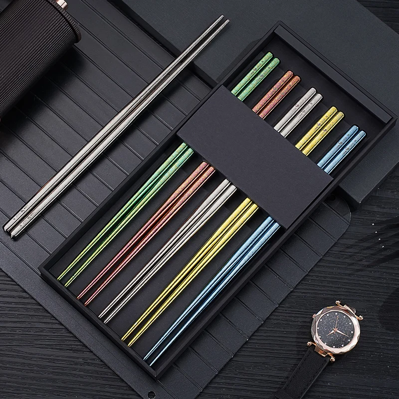 Luxusné 10 ks Pure Titanium Cumpsticks Corss Infekcia Vyhnite sa 5 farebnej tepelnej izolácii LFGB Certifikát Čínsky rodinný riad