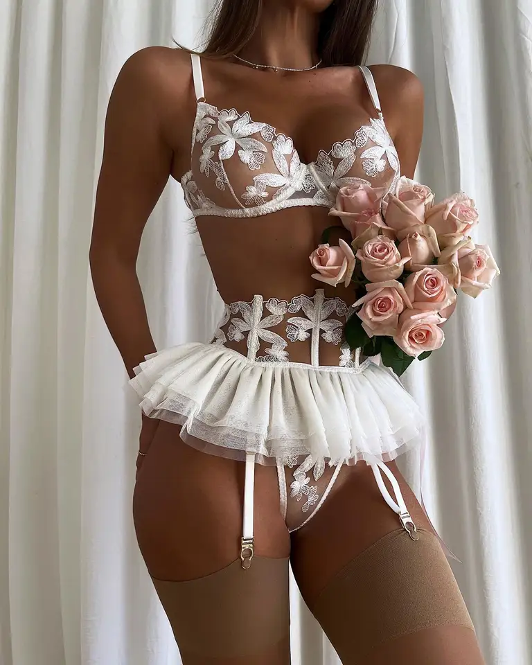 Luxusné kvetinové vyšívané podprsenky THONG 3KS Sety s volámami peplum priehľadné spodné prádlo obleky erotické sexy spodné prádlo