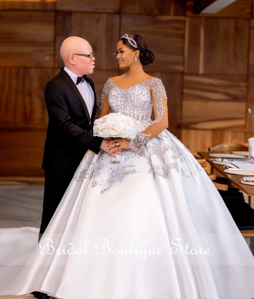 Luxusné loptové šaty Svadobné šaty Ženy Elegantné 2024 Kryštály korálikov Diamanty dlhé rukávy Svadobné šaty Vestidos de novia prispôsobené