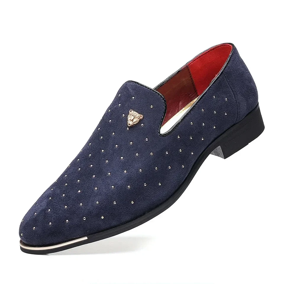 Luxusné muži šaty topánky Suede Men Príležitostné topánky elegantné pohodlné mokasíry dizajnérske kožené topánky pre mužov Zapatos hombre