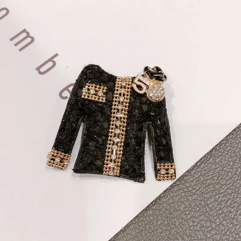Luxusné ručne vyrobené vinobranie oblečenie brošňový golier módne písmeno 5 Pearl Fringe Corse Pin Woman Príslušenstvo