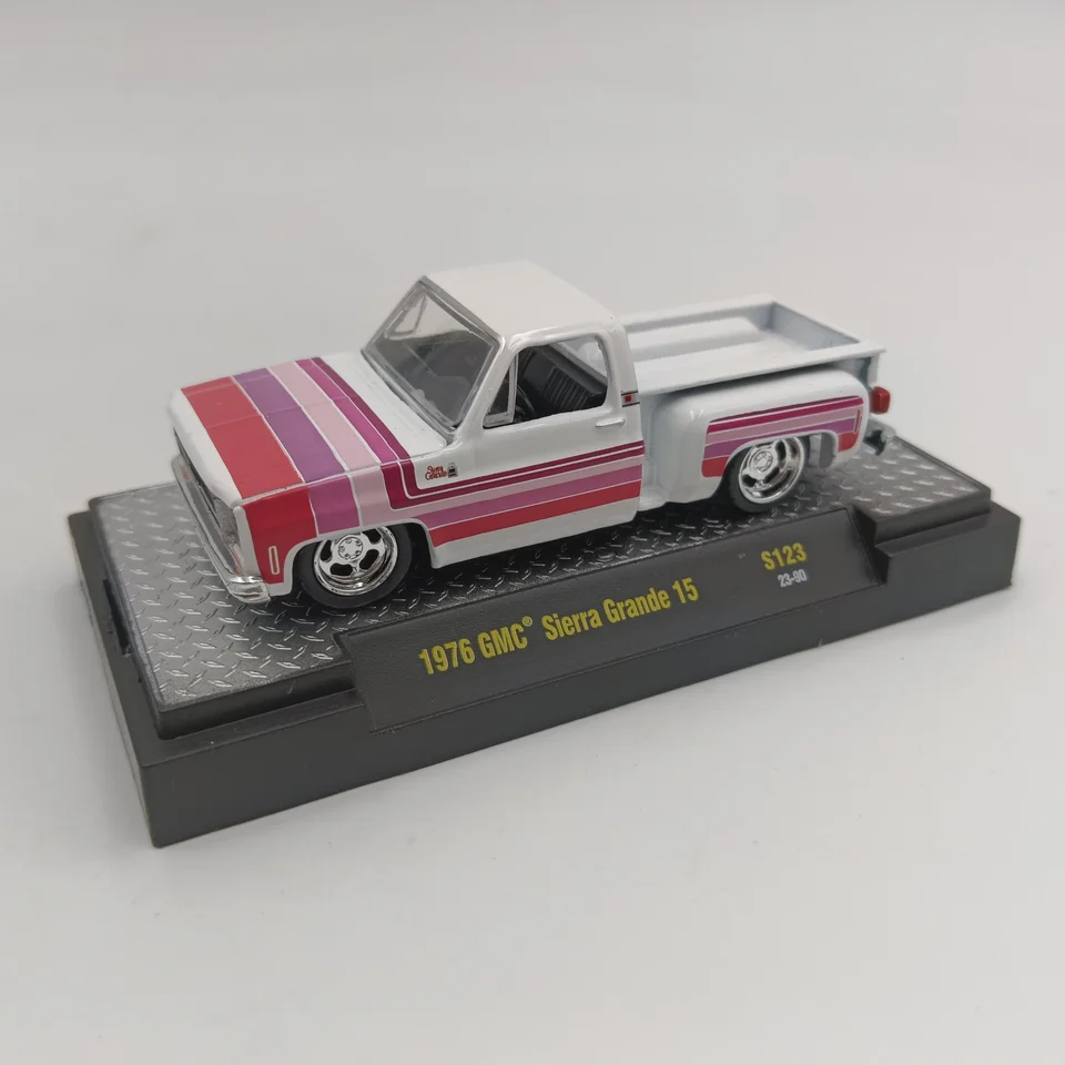 M2 stroje 1/64 1976 GMC Sierra Grande 15 Pick Die-Cast zliatiny Model Collection Zobraziť detský darček