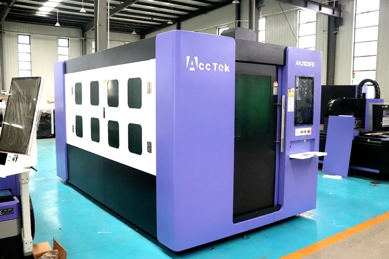 Malá veľkosť 1*2M Raycus Laser 1500W 2000W 3000W Full Coat Fiber Laser Cutter CNC laserový kovový strihový stroj na rezanie