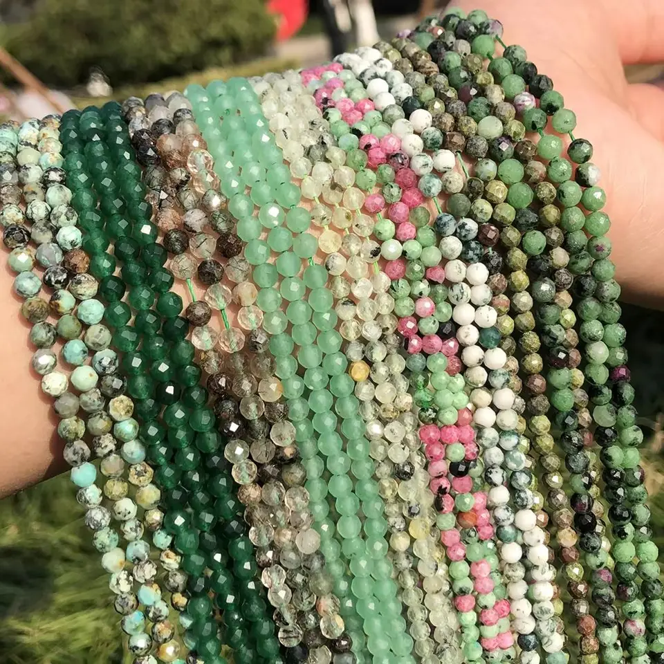 Malé prírodné fazetované kamenné guľôčky zelené sľudy 2/3/4 mm Malachitové tyrkysové jades fluorit krištáľové korálky na výrobu šperkov