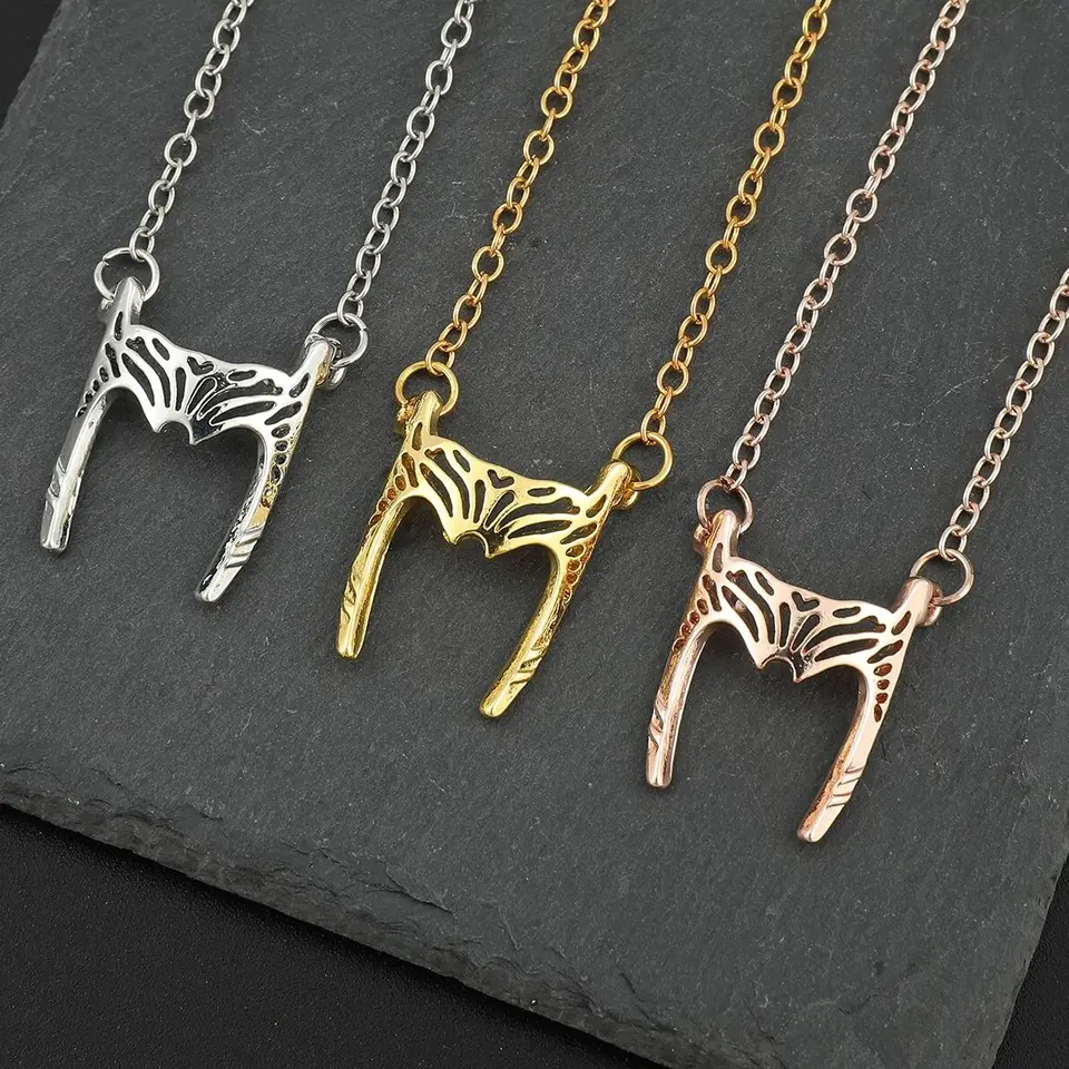 Marvel Avengers Wanda náhrdelník superhrdina šarláta čarodejnícka prilba kov kovový prívesok krk retiazka Collar kúzlo šperky doplnky