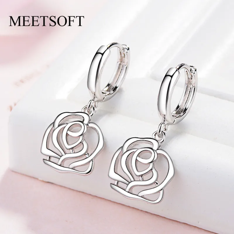 MeetSoft Trendy 925 Sterling Silver Flower Rose Hollow Huggie Hoop náušnice pre ženy Party