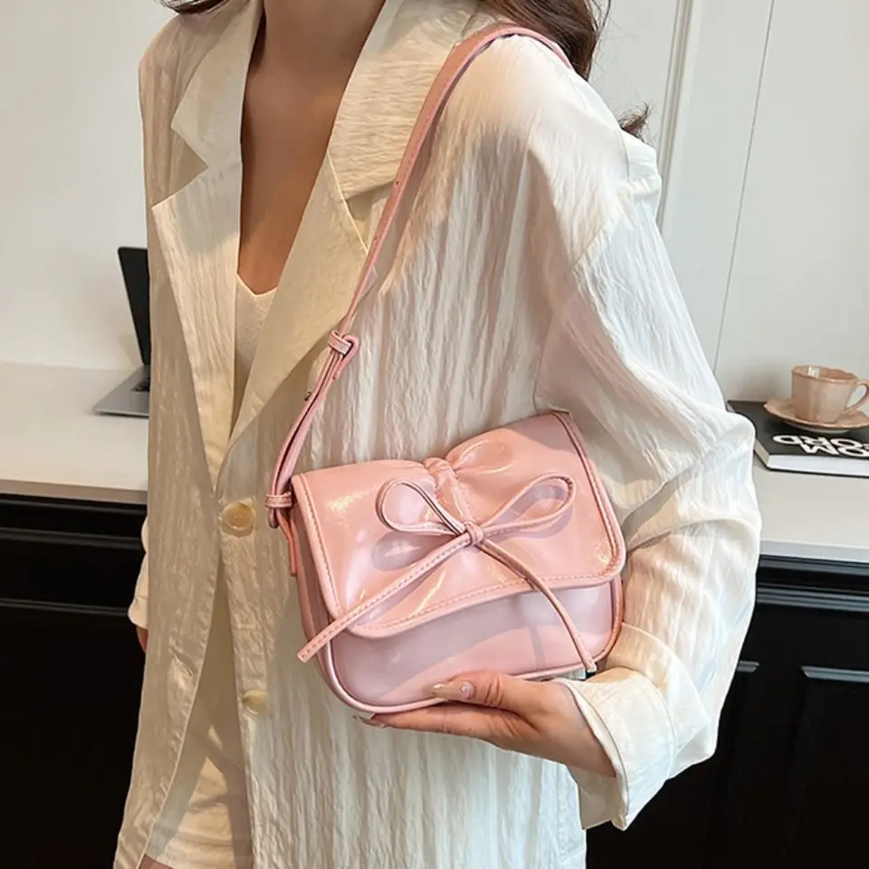 Menšinový dizajn pu kožené bowknot crossbody tašku zložte kórejský štýl y2k podriadka Strieborná ružová francúzska taška na rameno nákupná taška