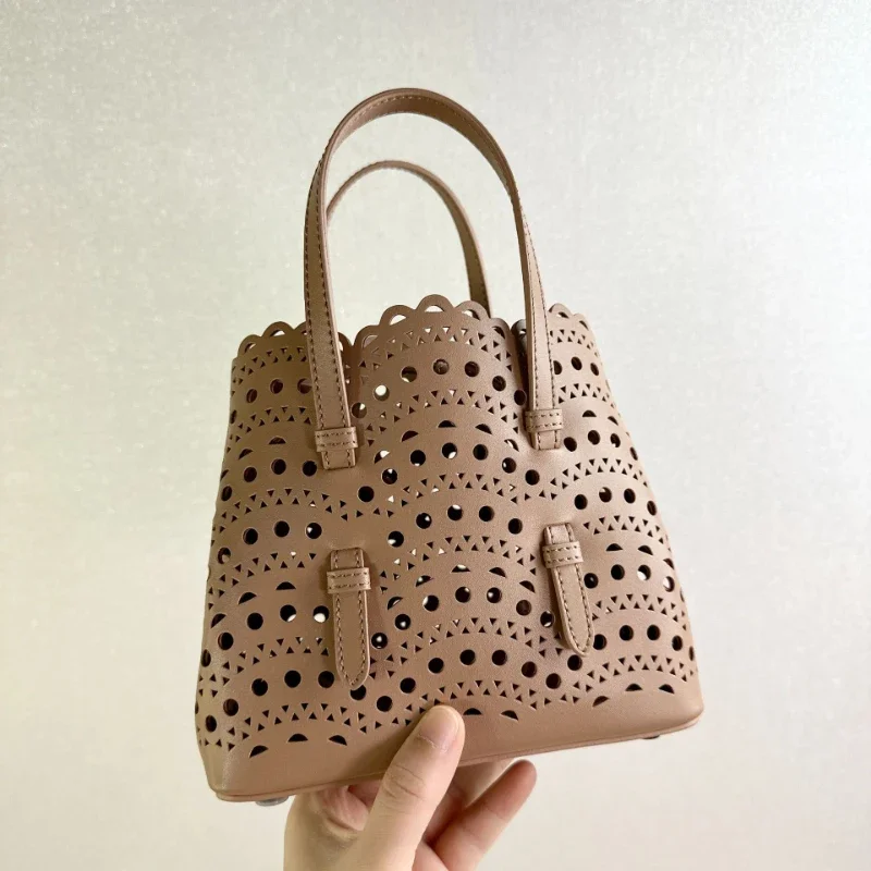 Mina Perforted Tote Bag Women Nové v luxusnej značke dizajnérska replika taška Vysoko kvalitná dutina out módne móda chic Crossbody taška