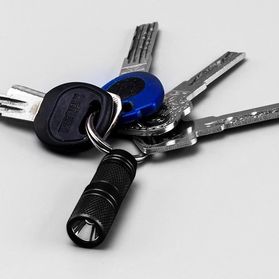 Mini keychain baterka Prograbilná super malá baterka USB nabíjanie Mini jasná baterka pre vonkajšie kempingové turistiku