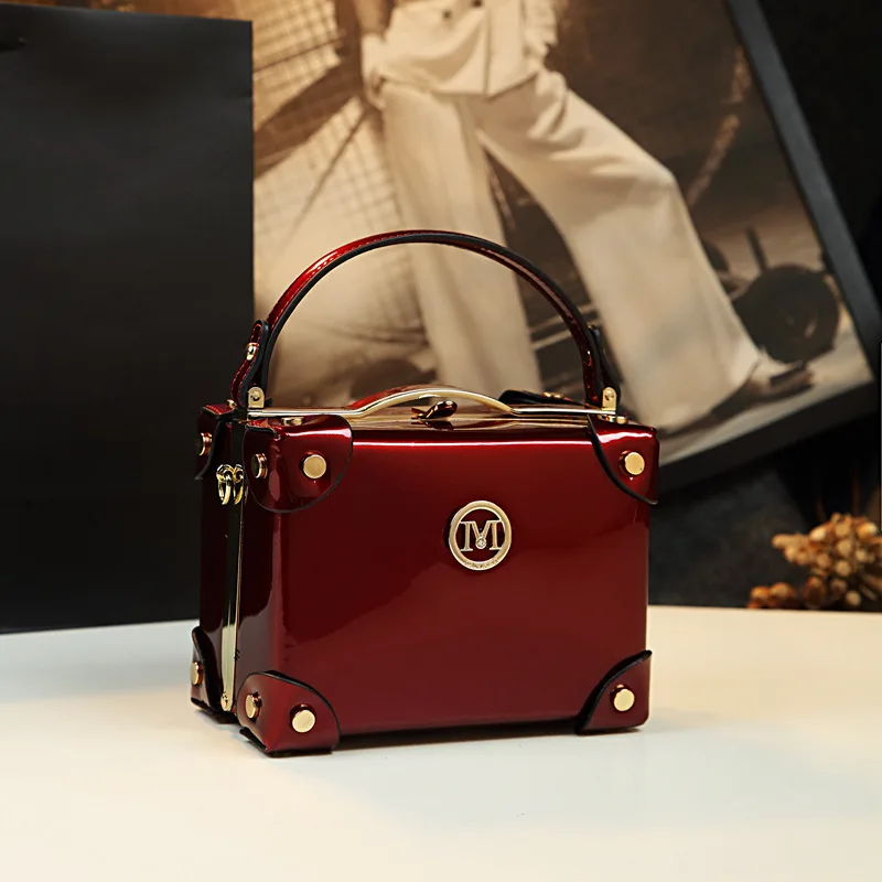 Mini malá taška 2024 Nová móda High-end Výklenok dizajn dámska vrecká Crossbody Patent Leather Candbag