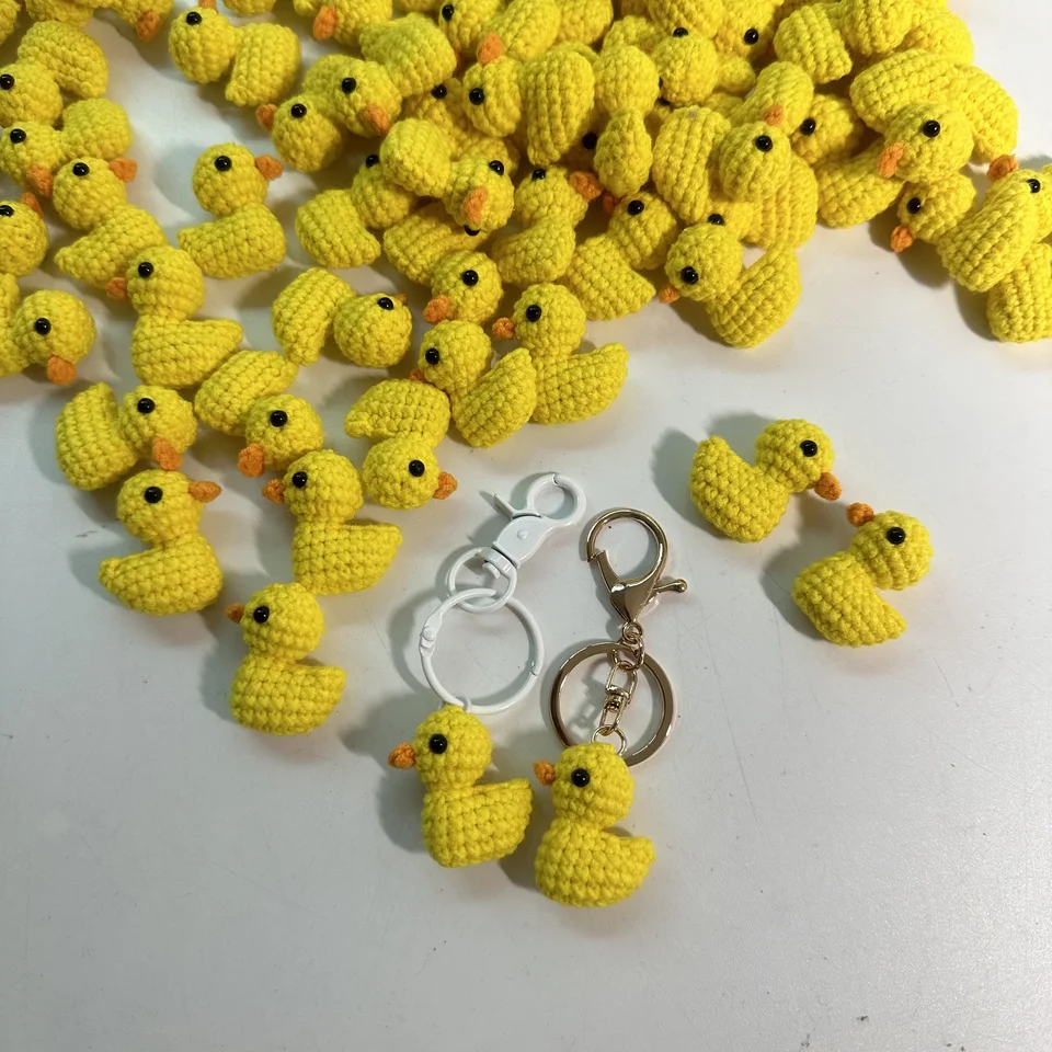 Mini roztomilé kačacie pletené kľúče ručne vyrobené háčkovanie prívesku Creative Car Bag mobilný telefón kúzlo darček veľkoobchodné oblečenie dekorácia