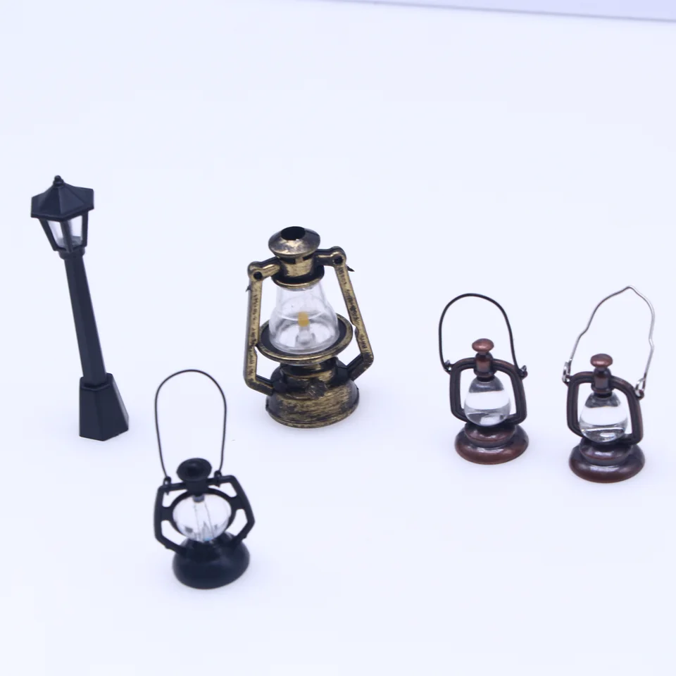 Miniatúrna vianočná retro olejová lampa Dollhouse príslušenstvo Ornament Mini starožitný petrolej lampa záhrady so záhradným pouličným svetlom lampa dekora