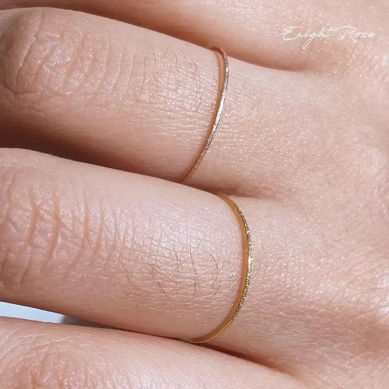 Minimalistické tenké matné matné krúžky z nehrdzavejúcej ocele pre ženy Kórejské dámske dievčatá šperky vianočné tenké pásové prsteň sada 18k zlatá.
