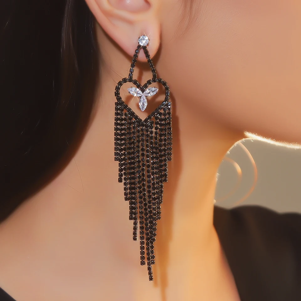 Modely veľkého tresku Senior zmysel pre čiernu dutú lásku Long Tassel náušnice Ženská osobnosť Trend Trend Náušnice Náušnice