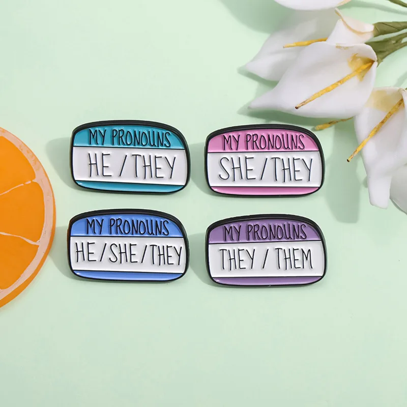 Moje zámená sú oni oni oni ona SHE SMELE PIN OSOBNÉ ZARIADENIE BROBO BROOCH BACKPACK BADGE DARKY DIVALY PRE PRIATEĽA VÝROBA