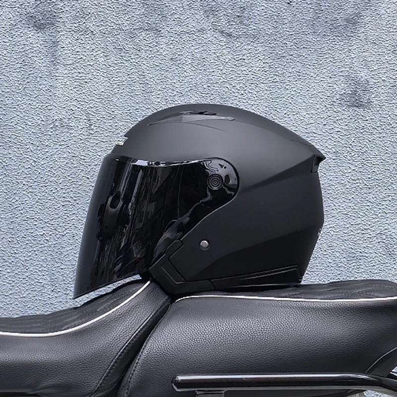 Motocyklová prilba Muž Žena Four Seasons Capacete para Motocicleta Cascos para moto šošovky preteká polovica prilby