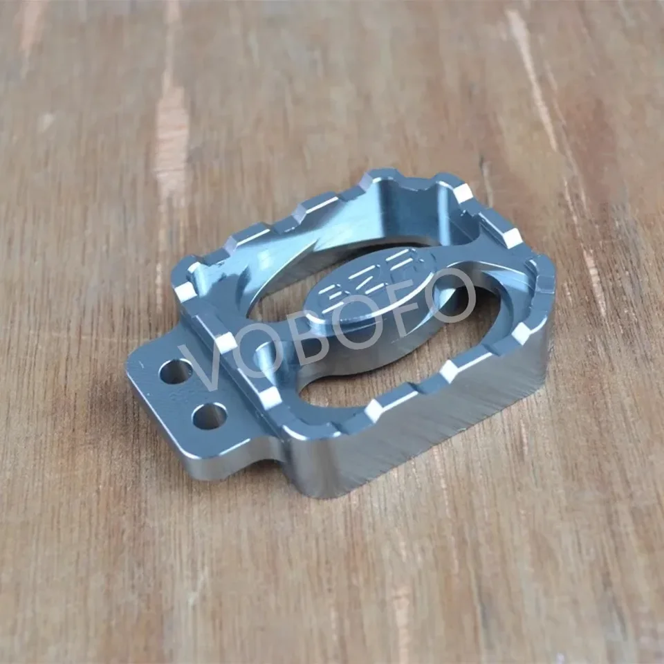 Motocyklové modifikované zvýšenie dekoratívneho krytu brzdových pedálov pre KTM 390 690 790 890 1290 Adv 2018-2021 2022 2023