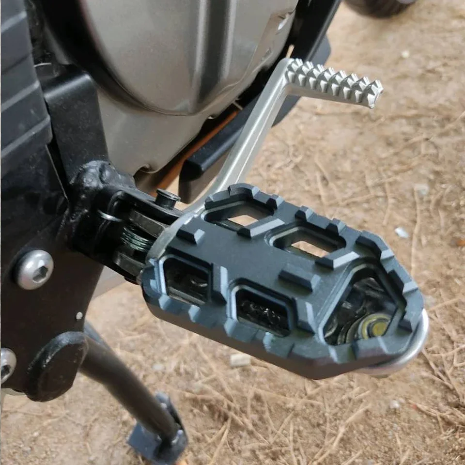 Motocyklové príslušenstvo Footrest Footpeg Foot Pedals Pedále pre Suzuki DL650 VSTROM DL 650 XT DL650XT DL1000 V STROM 1000 V-STROM