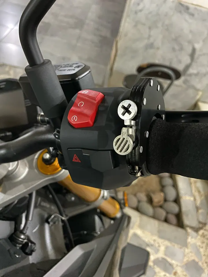 Motocyklové riadidlá na riadenie riadidla klapky na zámok pre Suzuki Boulevard M109R C109R C50 C90 S40 S50 S83 M50 M90 Po celé roky
