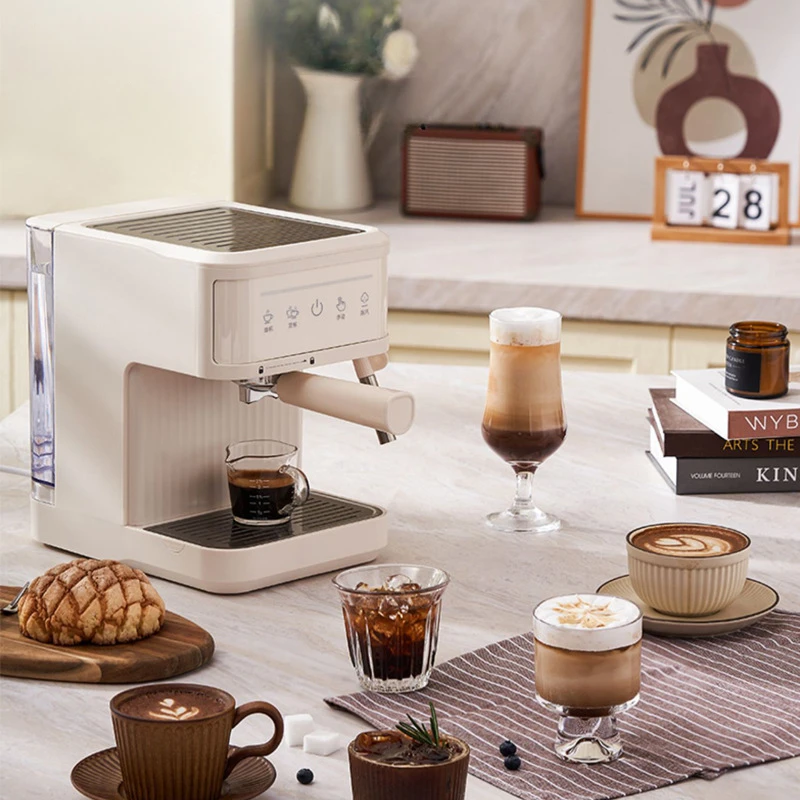 Multifunkčný taliansky kaviareň Plne automatické malé kávovar pre domácnosť Použite parné mlieko Frother Coffee náradie