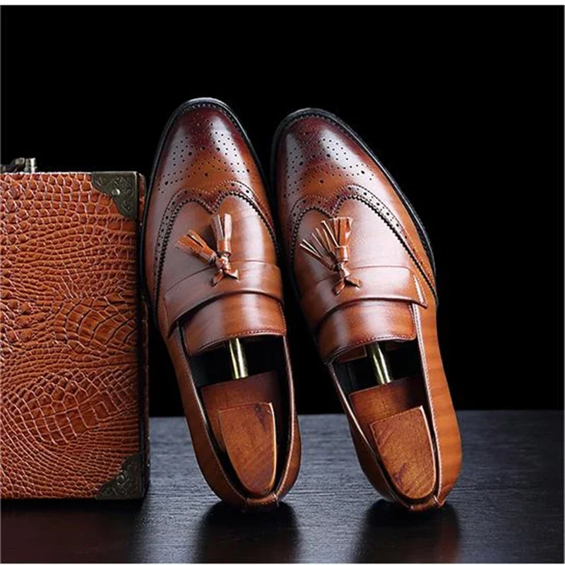Muži britské Oxfordské šaty topánky Muž Gentleman Leather Opeawear Zapatos hombre Flats Tassel Men Poise Loafers