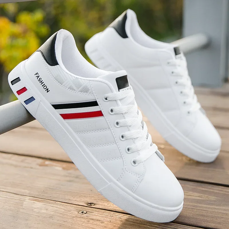 Muži tenisky Príležitostné športové topánky pre mužov Ľahké kožené kožené priedušné topánky Pla bytové biele tenis topánky Zapatillas hombre