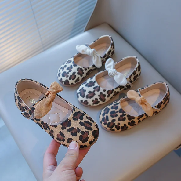 Móda New Design Girls Girls Flats leopard tlač príležitostné topánky Priedušné Mary Janes outdoor topánky s lukom