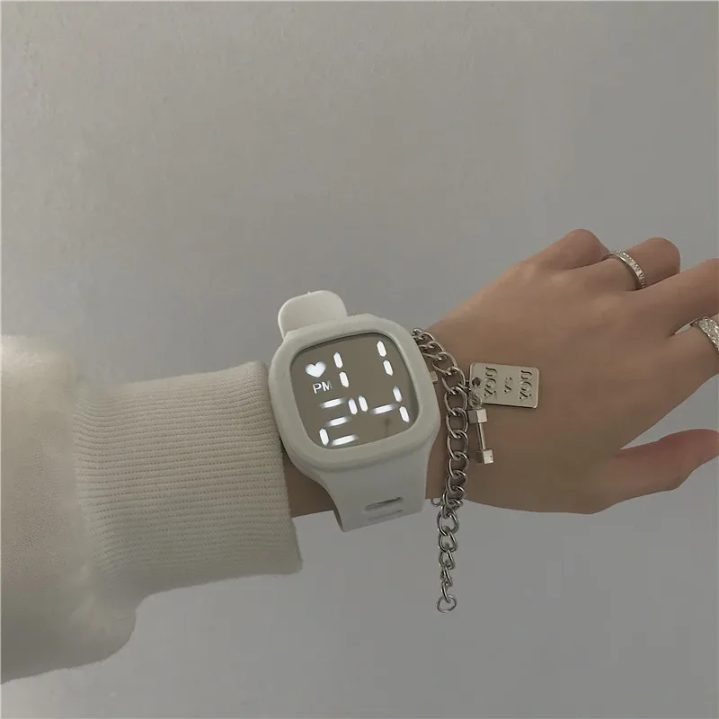 Módna elektronická LED DIGHTAL WOOTHSES FOR NICHE SQURE Mirror Watch for Women Men Študent Kórejská verzia jednoduchý temperament