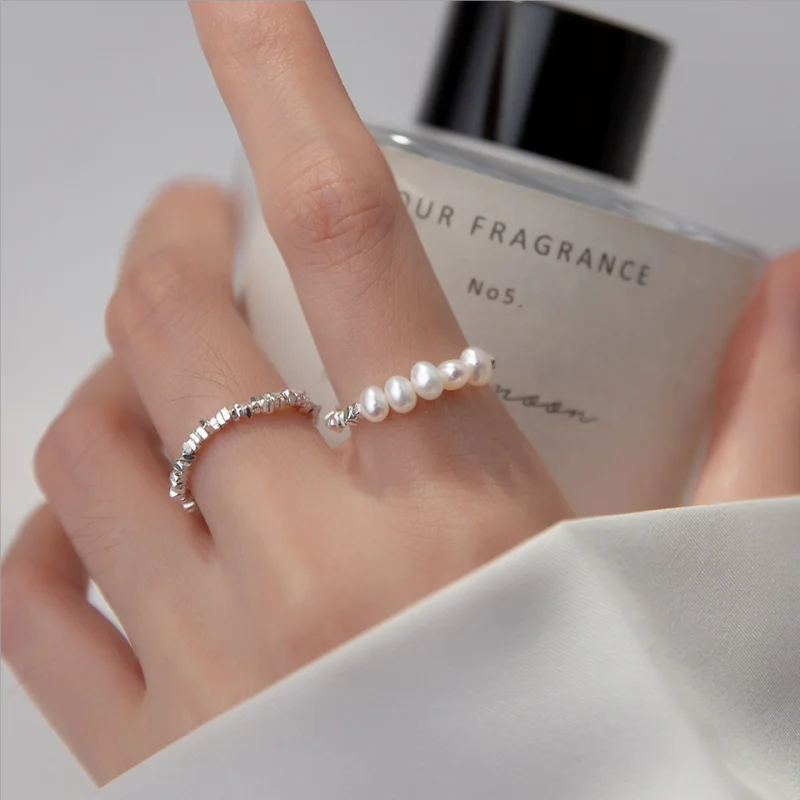 Módna jednoduchá biela perla eliptický tvar 4-5 mm 925 Sterling Silver Rings Elastic Cord Veľkosť 53-58 mm pre ženy Dievčatá darček