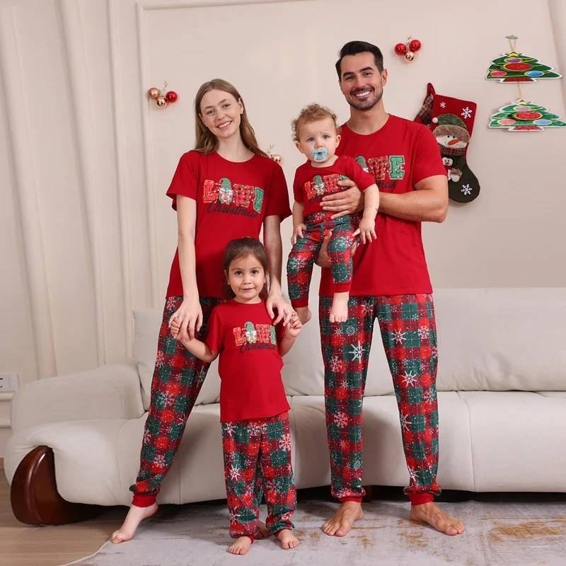 Módna rodina vianočné pyžamy súpravy zodpovedajúce oblečenie krátke rukávy Tops+Plaid Pant Suits Matka Kids Pijama Navidad známe