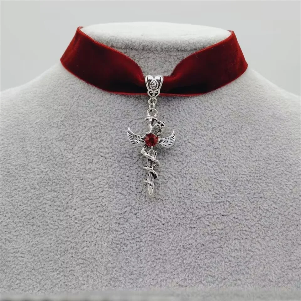 Módna čierna červená zamatová náhrdelníka hviezda Moon Moon Cross Pendant Gothic Punk Love Choker Dámsky sexy kúzlo šperky darček