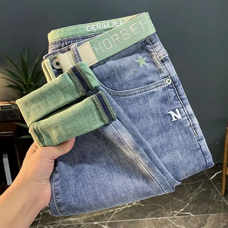 Módne jarné hip-hip-hop kórejské luxusné odevy mužov s špičkovou výšivkou Slim-Fit Cowboy Cargo Džínsy pre mužov