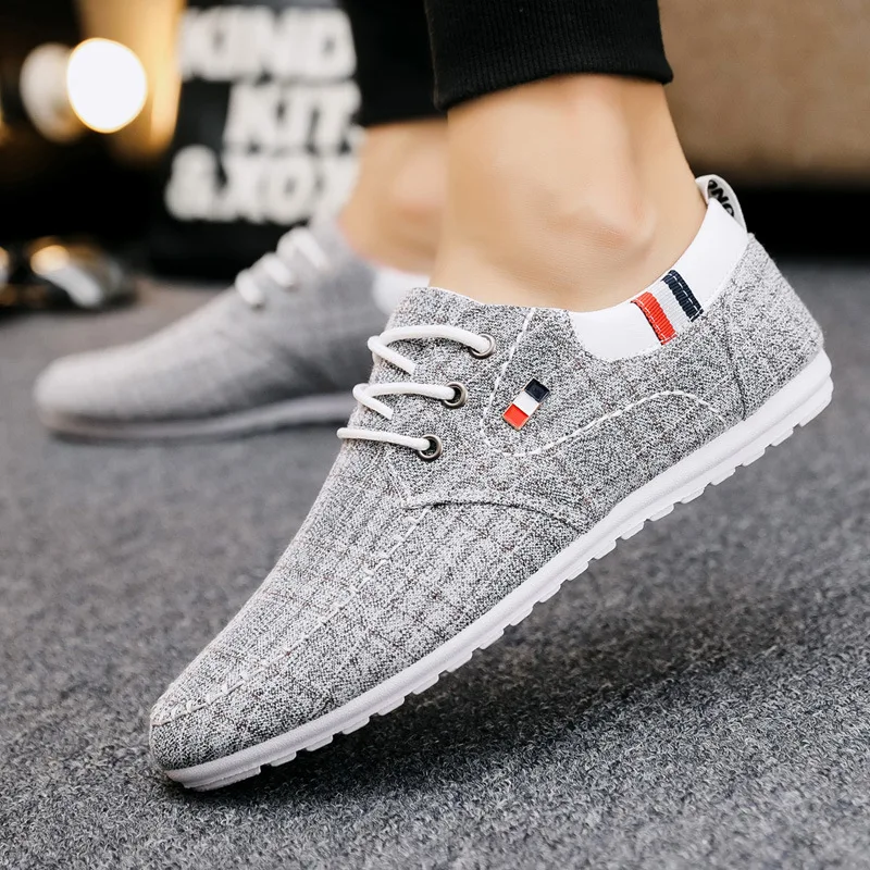 Módne priedušné neformálne plátno pre topánky Men Flats Flats Lightweight Moccasin Priedušné pohodlné tenisky Purazky Pánske nové 2023