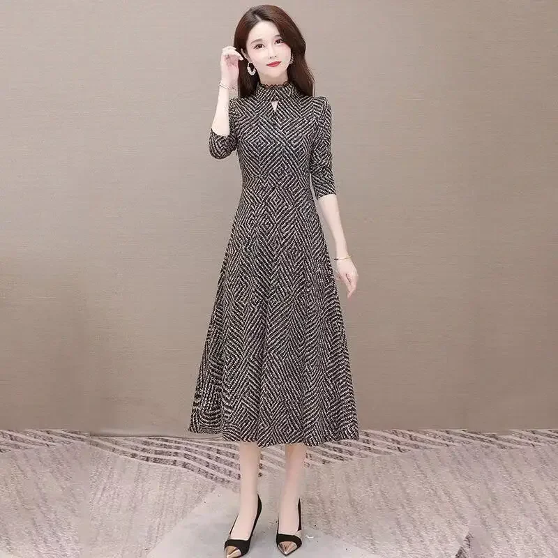 Nadmerná čipka Patchwork midi šaty Ženy Kórejský pruh Vintage A-line šaty All-Match Winter Half Turtleneck Party Dress A74