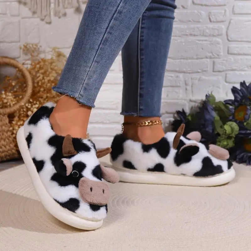 Nadýchané papuče dám doma neformálne plyšové zimné dizajnérske topánky Dievčatá Flats Cartoon Cow roztomilý platforma s kožušinami