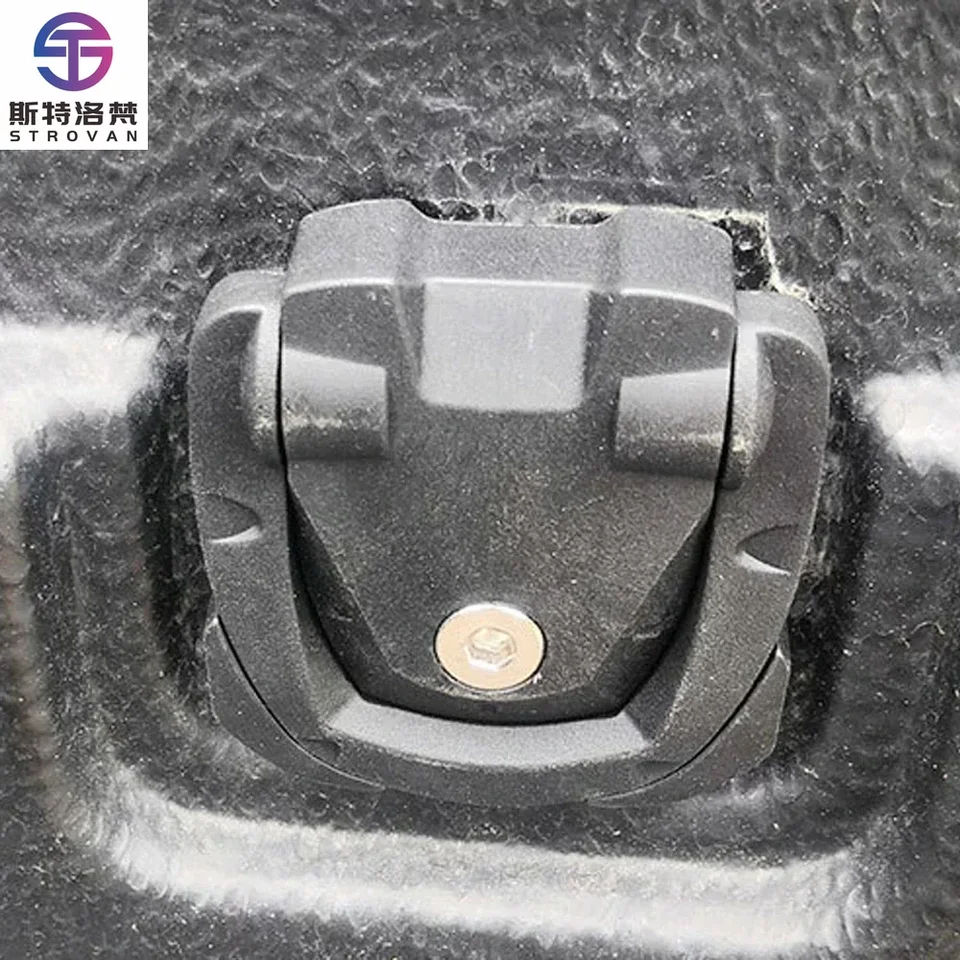 Nissan Navara NP300 NYLON CAR TRUNK Upevňovacia útočník Hooker