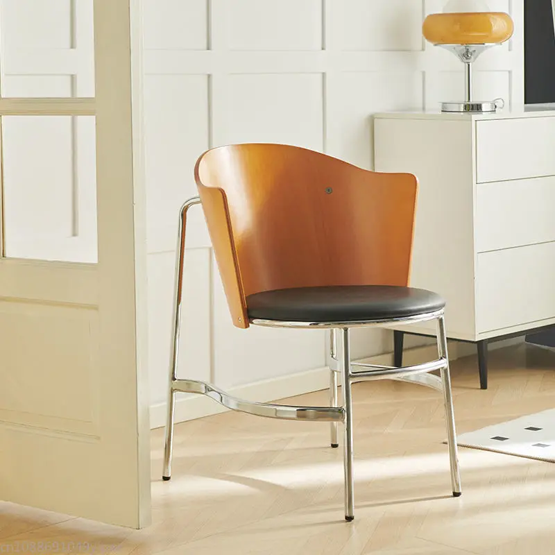 Nordické stredoveké bauhaus jedálenské kreslo dizajnér kožená oceľová rúrka obývacia izba Balkón Štúdia Minimalistický nábytok