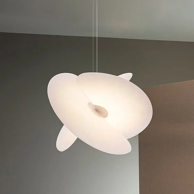 Nordický originálny jednoduchý kreatívny biely umenia list hodváb v vile duplex apartmán schodisko obývacia izba spálňa dizajnér Led