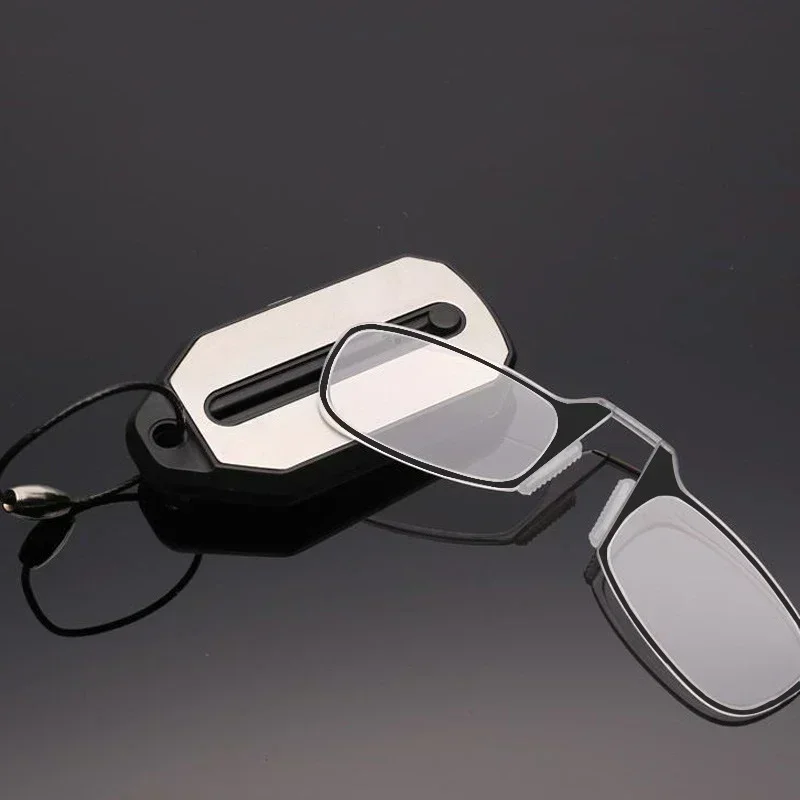 Nosné klipové okuliare Čítanie skladacie nohy bez nôh Ultralight Keychain okuliare Meni Mini prenosné presbyopické okuliare +1.0 až +3.0