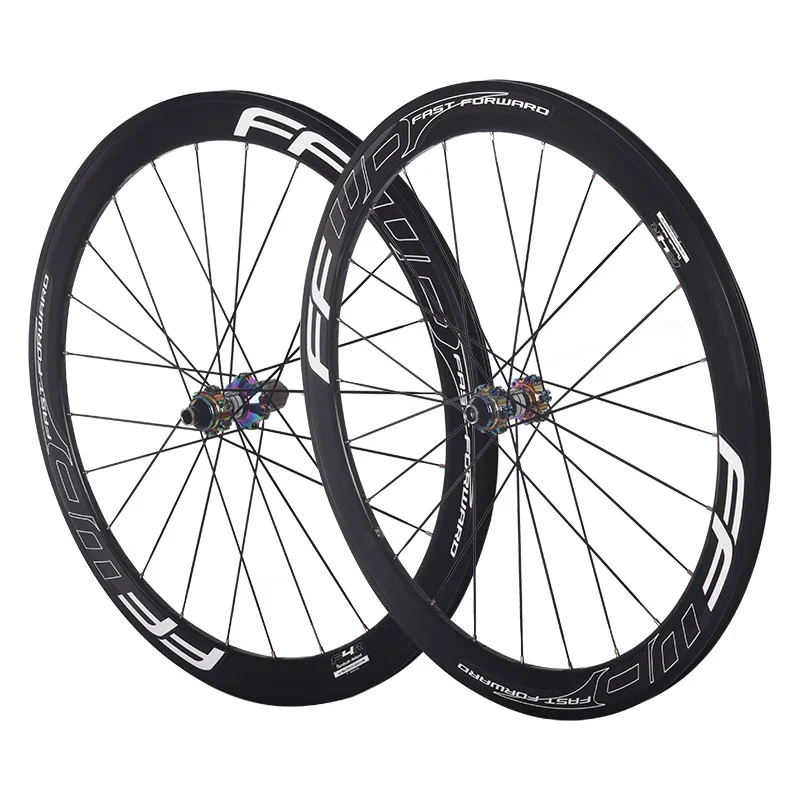 Nová hĺbka 700 ° C 30/40/50 mm bicykel zliatiny Road Wheelset Clincher V Rims Disk brzda cez nápravu Centrum uzamyka