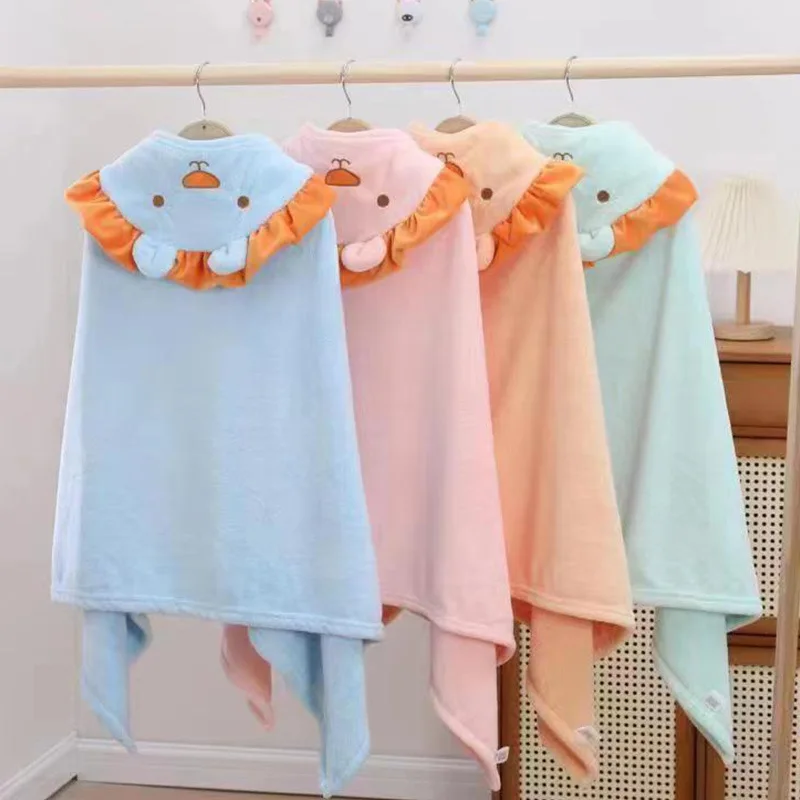Nové dieťa Little Lion Cloak Bathel Uteelové nositeľné koralové fleece chlapci Dievčatá Soft